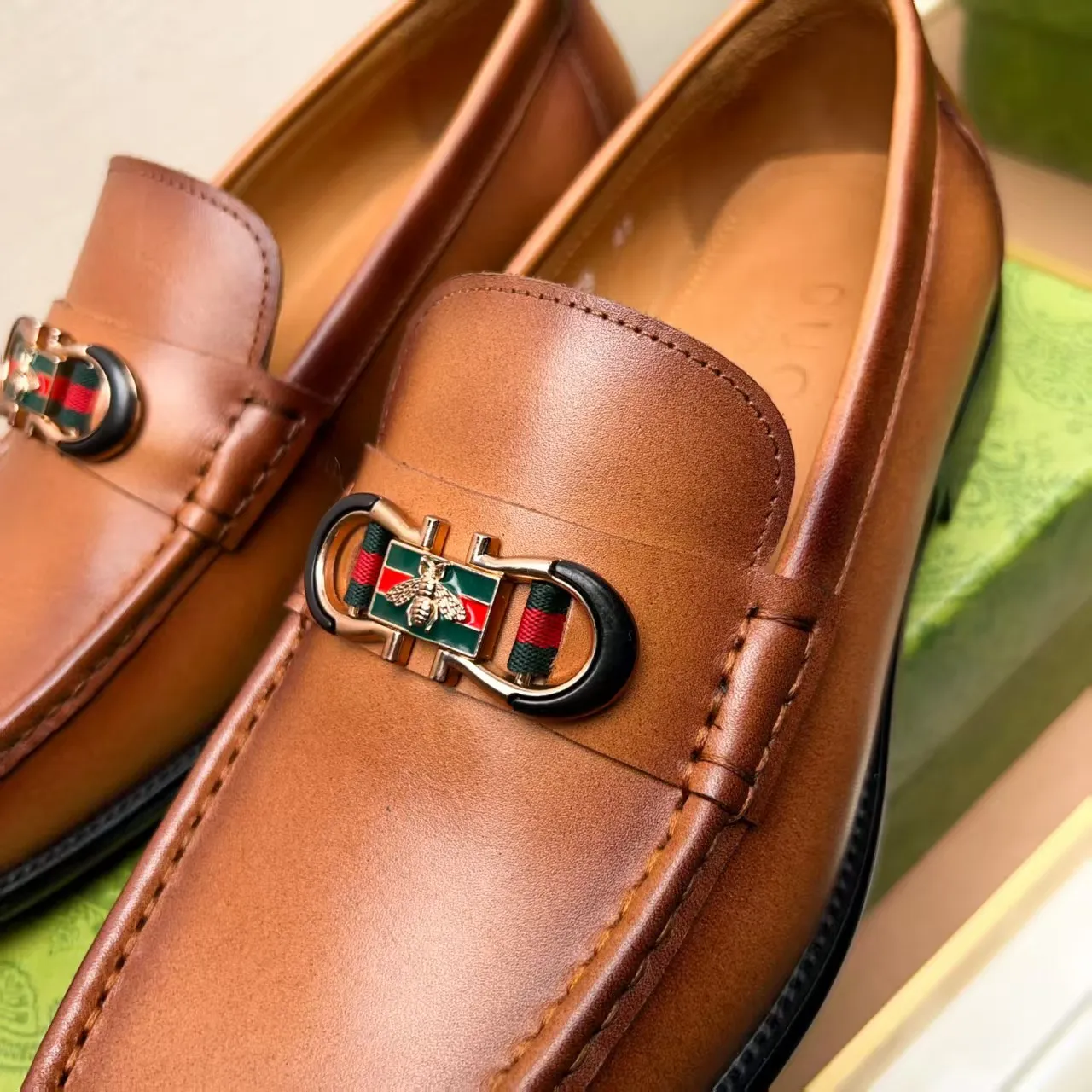 Men's men's shoes 💰460 🆘【GUCCI】Gucci ·🐂里· Hot-selling pea shoes top brand luxury, top quality, the latest fashion pea shoes.. The upper is made of original first-layer cowhide. (Full first-layer water-dyed 🐂 leather·inner). The original stylish and stylish soft rubber wear-resistant and non-slip outsole is light and comfortable on the foot, available in 3 colors! Matching code: 38-44 (customized at 45.46.47)